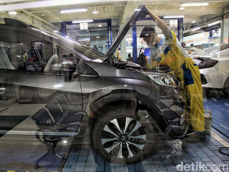 Layanan Service Mobil Meningkat Jelang Mudik Lebaran
