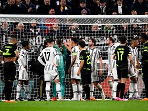 Szczesny dari Menangis ke Melawak