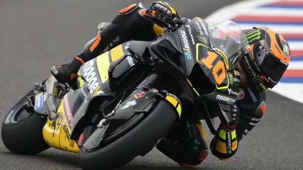 Ducati Italian rider Luca Marini takes a turn during the MotoGP free practice session of the Argentina Grand Prix at Termas de Rio Hondo circuit, in Santiago del Estero, Argentina, on April 1st, 2023. (Photo by JUAN MABROMATA / AFP) (Photo by JUAN MABROMATA/AFP via Getty Images)
