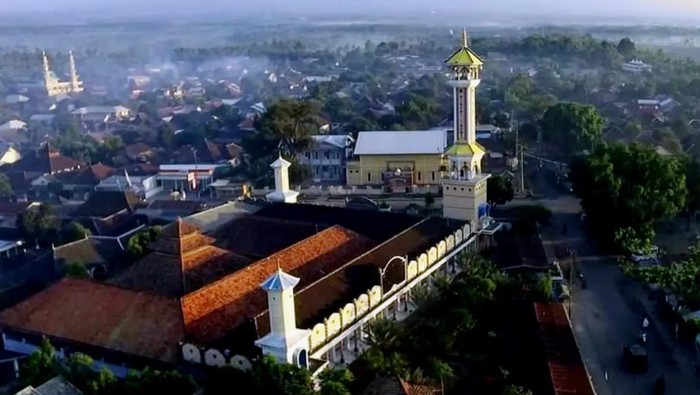 Masjid Raudlatul Muttaqin di Desa Kotaraja, Kecamatan Sikur, Kabupaten Lombok Timur, NTB.