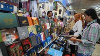 Mandiri Spending Index (MSI) menunjukkan nilai belanja masyarakat pada awal April tercatat 136,4 sementara frekuensi orang berbelanja tercatat 160,5. Sebagai catatan, Ramadan jatuh pada 22 Maret dan diperkirakan berakhir pada 21/22 April 2023. Nilai belanja hanya naik 4,2% dibandingkan periode yang sama tahun lalu. Padahal, mobilitas masyarakat sudah jauh melonggar.