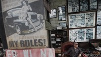 Mobil klasik selalu memiliki daya tarik tersendiri mulai dari eksterior, mesin, interior hingga spare partnya. Tak heran, bila ada juga yang menyebut para kolektor mobil klasik itu sebuah investasi.