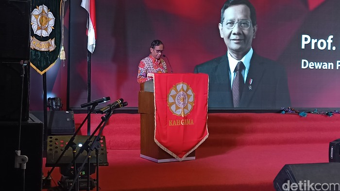 Menkopolhukam Mahfud Md di acara pelantikan pengurus KAHGAMA. (Adrial Akbar/detikcom)