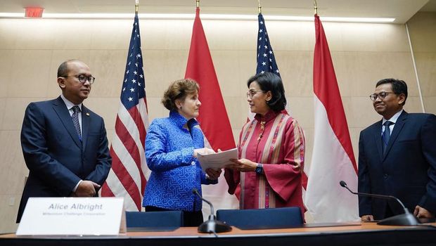 Menteri Keuangan Sri Mulyani menghadiri penandatanganan Compact II Millennium Challenge Corporation (MCC) – sebuah program hibah dari Pemerintah Amerika Serikat untuk Indonesia senilai 649 juta US Dollar. (Instagram @smindrawati)