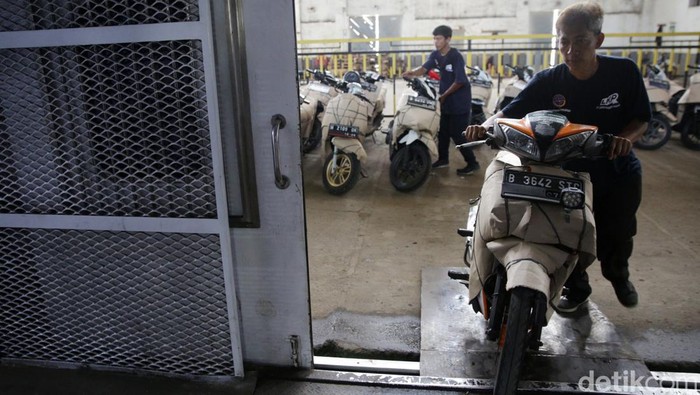 Kemenhub dan PT KAI kembali menggelar program angkutan Motor Gratis (Motis). Motor-motor yang sudah didaftarkan pun mulai diangkut menggunakan kereta api.