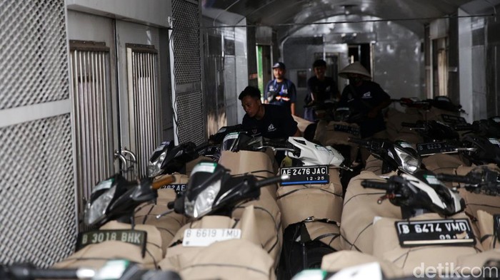 Kemenhub dan PT KAI kembali menggelar program angkutan Motor Gratis (Motis). Motor-motor yang sudah didaftarkan pun mulai diangkut menggunakan kereta api.