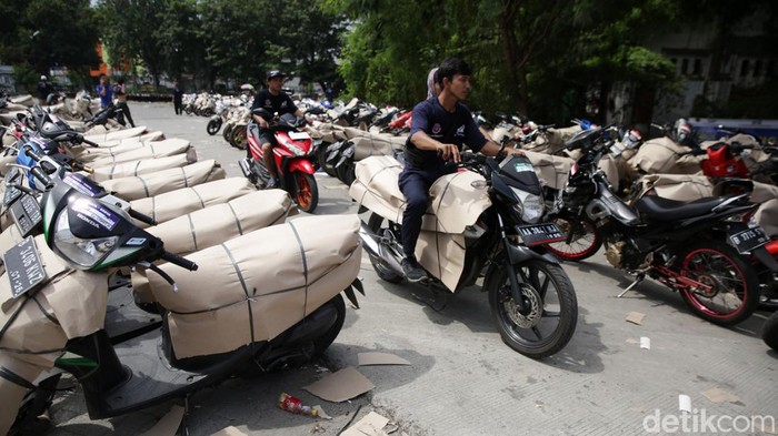 Kemenhub dan PT KAI kembali menggelar program angkutan Motor Gratis (Motis). Motor-motor yang sudah didaftarkan pun mulai diangkut menggunakan kereta api.