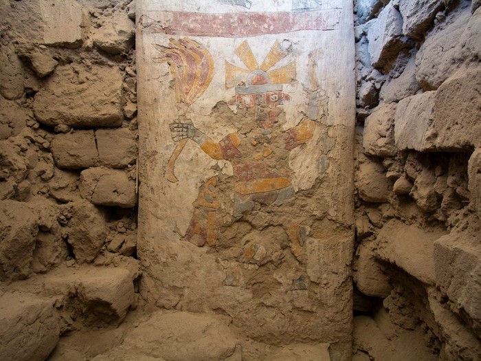 Mural pria bermuka dua di Panamarca Peru (Lisa Trever/Denver Museum of Nature and Science)