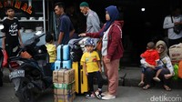 Mayoritas pemudik mengajak keluarganya.