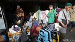 Pemudik Tujuan Pulau Sumatera Mulai Padati Terminal Bekasi
