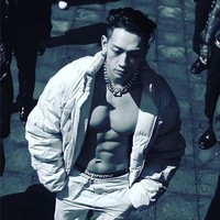 Penyanyi dan aktor Korea Selatan ini mengaku syok. Pasalnya dia selalu menjaga pola makan dan rutin olahraga. Bahkan ia bisa latihan dua kali sehari. Foto: Instagram/@rain_oppa