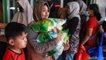 Sepekan Jelang Lebaran, Sembako Murah Diserbu Warga