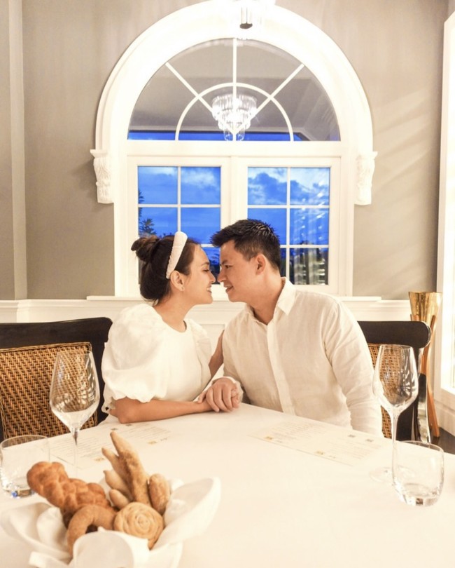 Sebelum kabar perceraian Ari Wibowo, kabar perceraian Shandy Aulia dan David Herbowo baru-baru ini juga menghebohkan publik. Setelah hampir 12 tahun menikah, Shandy akhirnya memilih untuk menceraikan David Herbowo, pria yang dinikahinya pada 12 Desember 2011. Dari pernikahannya itu Shandy Aulia dan David Herbowo telah dikaruniai seorang putri. Foto: Instagram @shandyaulia