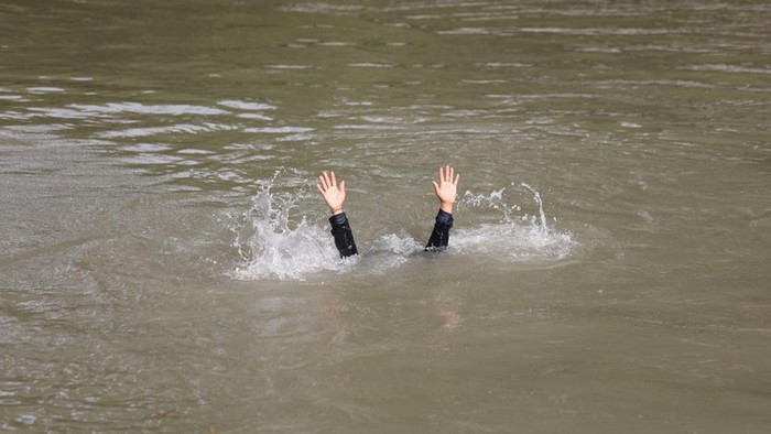 Bocah 9 Tahun Ditemukan Tewas Tenggelam di Waduk Tanah Merah Jakut