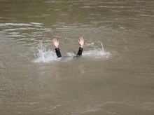 Dua Anak Tewas Usai Mandi di Sungai Ciseel Ciamis