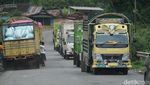 Potret Antrean Kendaraan saat Sistem Buka Tutup Khusus Truk di Jalur Camba