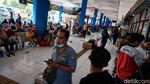 Potret Terminal Kampung Rambutan Mulai Padat Sepekan Jelang Lebaran