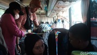 Untuk itu, pemerintah mengimbau masyarakat yang sudah dapat libur agar mudik lebih awal. 