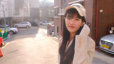 7 Foto Suzy Bikin Netizen Gemas, Disebut Bak ABG karena Tak Menua