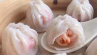  Dibuat jadi dimsum yang tampak lembut dan enak, kreasi makanan ini tampil menggemaskan sekaligus menyeramkan. Foto: Instagram @qimmyshimmy