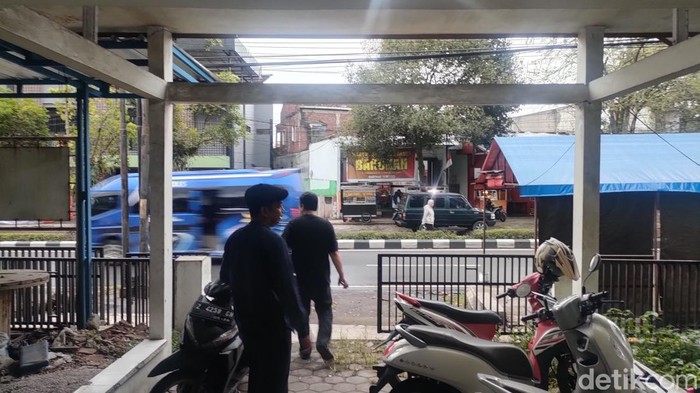 Warga Simpang Lima Garut Panik Diguncang Gempa.
