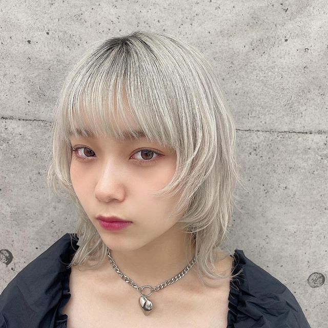 Gaya rambut wolf cut.