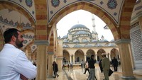 Masjid ini tak hanya dibangun atas dasar kebutuhan jamaah. Masyarakat ingin punya lambang kedamaian di Kota Grozny. Masjid ini diharapkan menjadi langkah awal dari wujud perdamaian di Rusia.