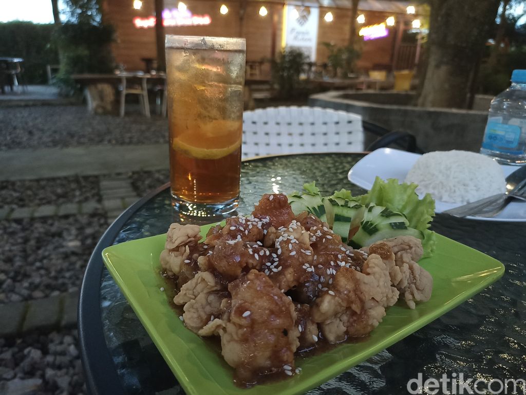 Ayam karage saus kurma