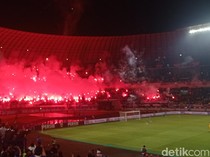 Persib Kembali Kena Denda Rp250 Juta Akibat Flare Bobotoh