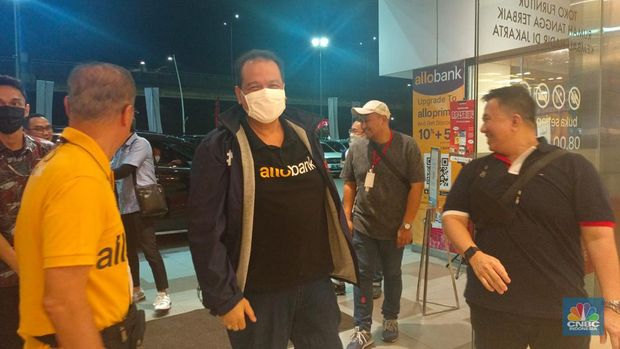 Chairul Tanjung di Transmart Cempaka Putih, Jakarta dalam program Transmart Full Day Sale, Sabtu (15/4/2023). (CNBC Indonesia/Martya Rizky)