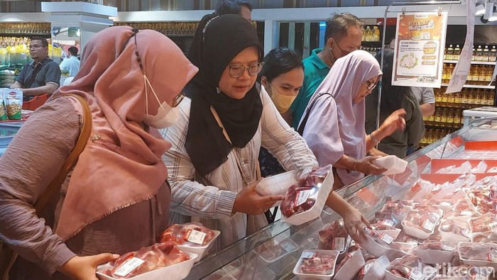 Daging segar di Transmart Full Day Sale