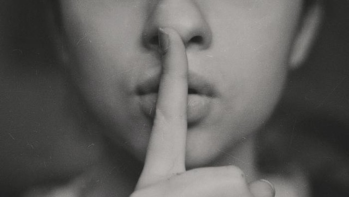 Diam, silent, silence, hening.
