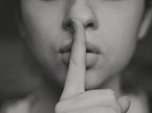 Silence Artinya Apa? Ini Perbedaan Silence dan Silent beserta Contohnya