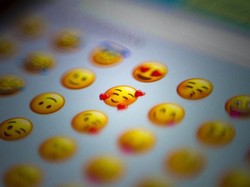 Orang yang Suka Pakai Emoji Saat Chat Punya Kecerdasan Emosional Lebih Tinggi