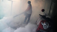 Fogging dilakukan untuk mencegah penyebaran penyakit DBD yang disebabkan oleh gigitan nyamuk Aedes Aegypti.