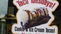 Uniknya, mereka juga punya menu cookies taco. Kulit taco yang biasanya dari tepung pun diubah menjadi cookies. Menarik ya? Foto: onlyinyourstate.com