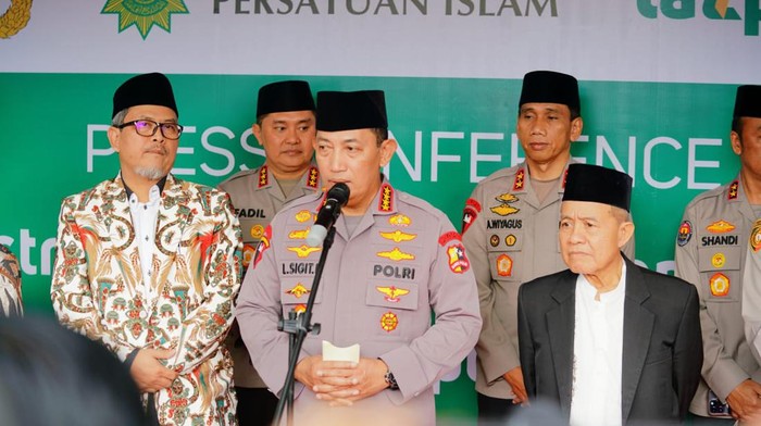 Kapolri Jenderal Listyo Sigit Prabowo memastikan terus mematangkan kesiapan serta evaluasi dalam mengamankan arus mudik dan balik Hari Raya Idul Fitri 2023. (dok Polri)