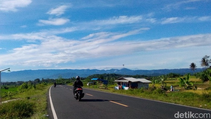 Keindahan landscape Jalan Lingkar Timur Kuningan, jalur alternatif yang bisa dilalui pemudik.