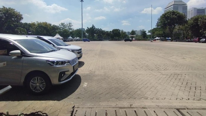 Lapang Parkir IRTI Monas