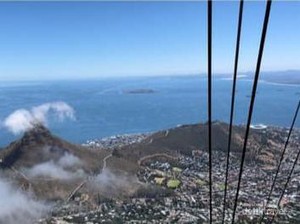 Menikmati Indahnya Keajaiban Dunia Table Mountain dari Cable Car