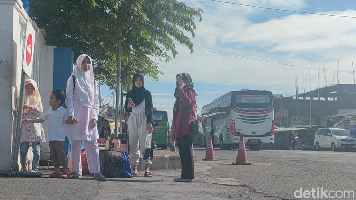 Pemudik di Garut. Pemudik di Garut.