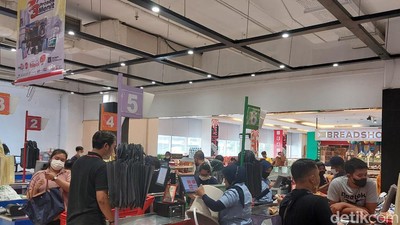 Diskon Transmart Full Day Sale Gokil! Pengunjung Langsung Borong