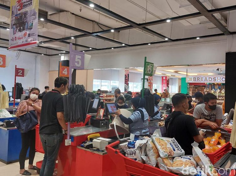 Diskon Transmart Full Day Sale Gokil! Pengunjung Langsung Borong