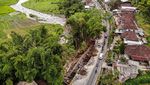 Jalan Kediri-Malang yang Ambles Diperbaiki
