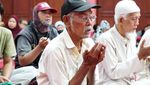 PMI DKI Jakarta Beri Santunan Anak Yatim hingga Lansia