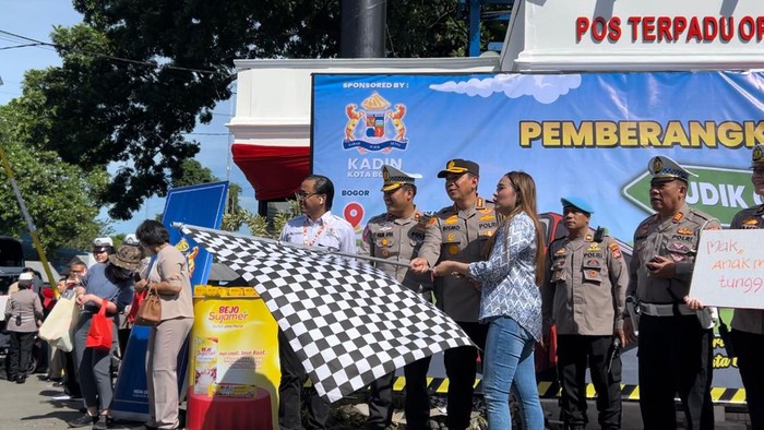 Polisi berangkatkan pemudik gratis di Kota Bogor (dok.istimewa)