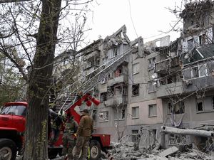 Rudal Rusia Hantam Kota-kota di Ukraina, 5 Orang Tewas