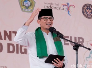 Sandiaga Ngaku Sangat Bahagia Iwan Bule Gantikan Posisinya di Gerindra