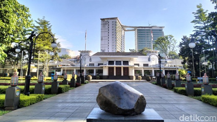 Situasi Balai Kota Bandung usai Walkot Yana Mulyana ditangkap KPK, Sabtu (15/4/2023).