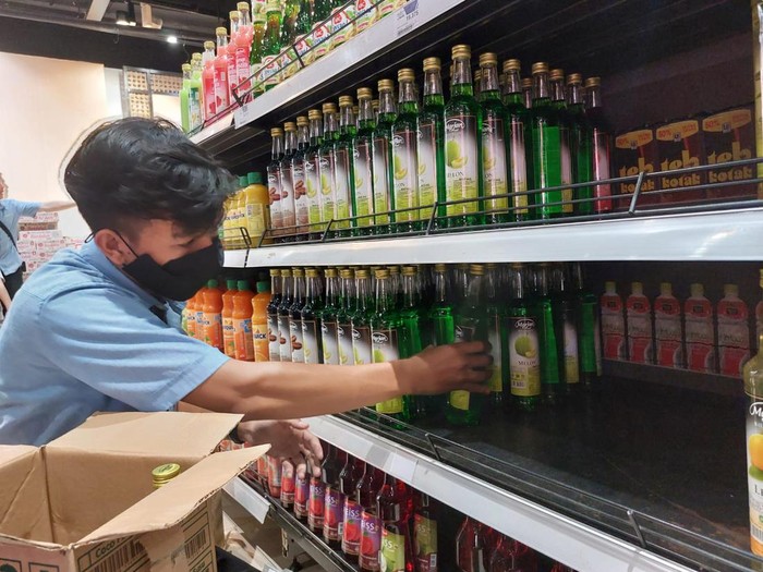 Snack hingga sirup diborong di Transmart Cempaka Putih Snack hingga sirup diborong di Transmart Cempaka Putih dalam ajang Transmart Full Day Sale